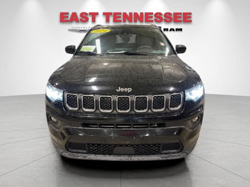 Used 2024 Jeep Compass Latitude AWD/4WD image 9