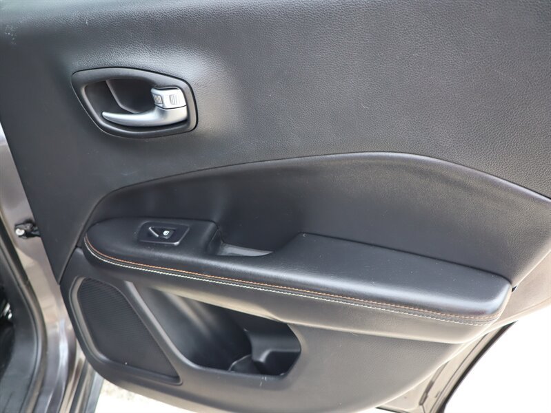 Used 2020 Jeep Compass Sport AWD/4WD image 11