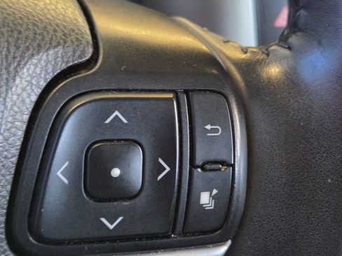 Used 2019 Toyota Highlander SE AWD/4WD image 44