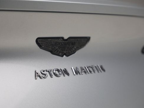 Used 2019 Aston Martin DB11 Volante RWD image 43