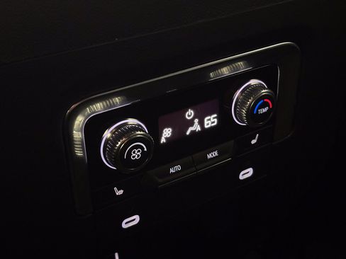 Used 2023 GMC Yukon XL Denali AWD/4WD image 40
