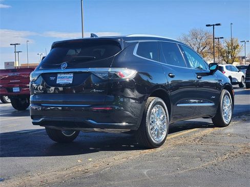 Used 2023 Buick Enclave Avenir w/ Avenir Technology Package image 4