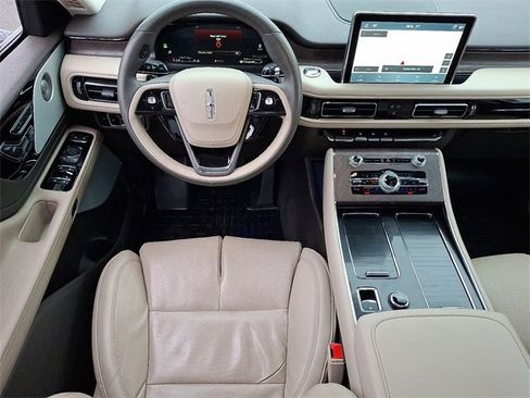 Certified 2024 Lincoln Aviator Reserve w/ Equipment Group 201A image 11