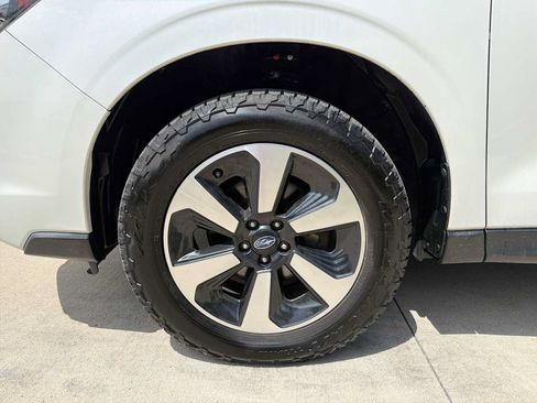 Used 2018 Subaru Forester 2.5i Premium w/ All-Weather Package AWD/4WD image 10