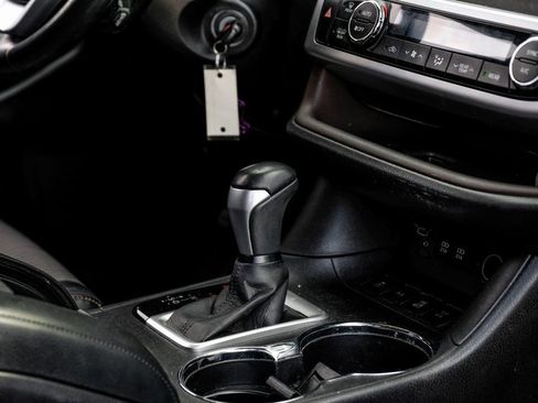 Used 2017 Toyota Highlander Plus image 30