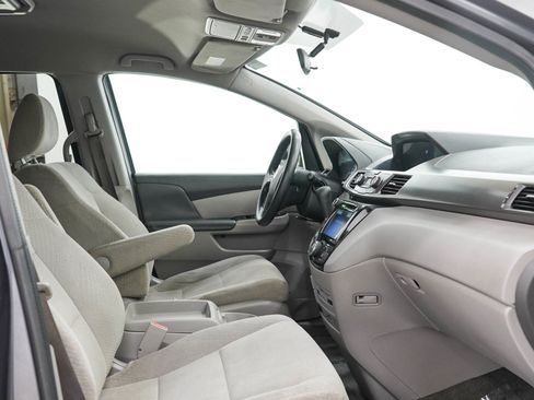 Used 2016 Honda Odyssey SE image 12