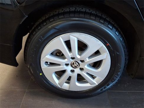 Used 2017 Toyota Prius Two w/ Carpet Mat Package image 8