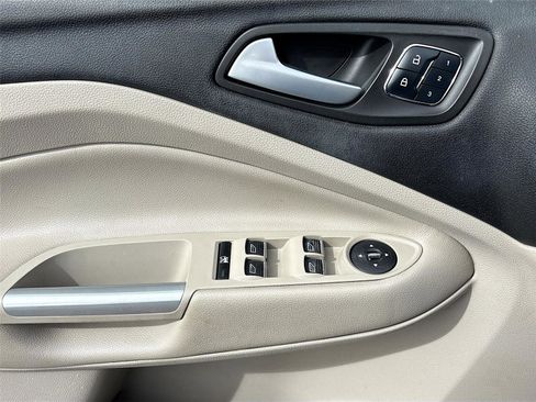 Used 2015 Ford Escape Titanium image 18