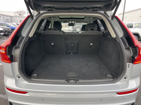 Used 2025 Volvo XC60 B5 Plus image 25