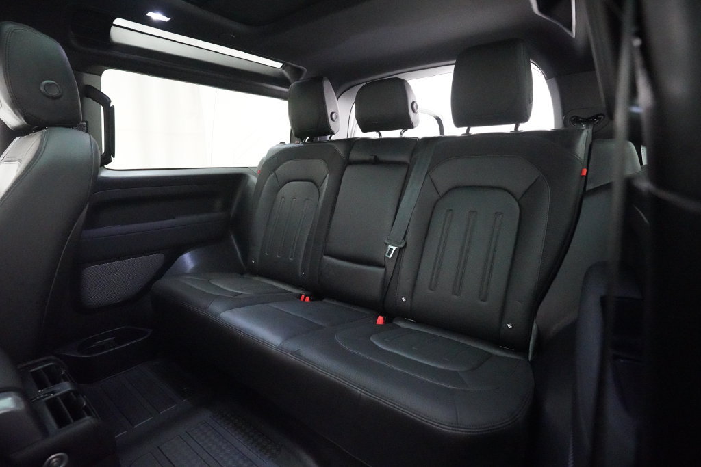 Used 2022 Land Rover Defender 90 X-Dynamic S AWD/4WD image 15