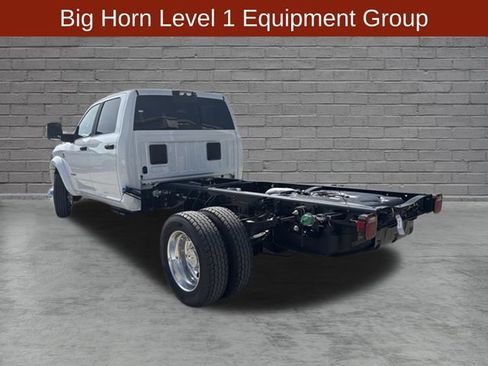 New 2026 RAM 4500 4x4 Crew Cab DRW image 4