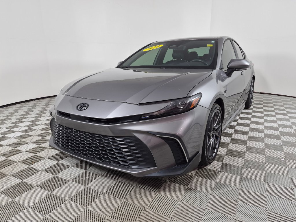 Used 2025 Toyota Camry SE w/ Convenience Package FWD image 7
