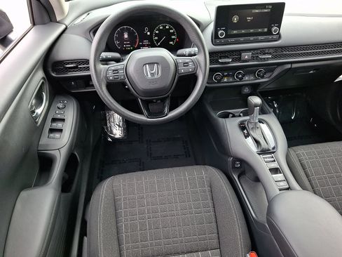 Used 2023 Honda HR-V LX image 12