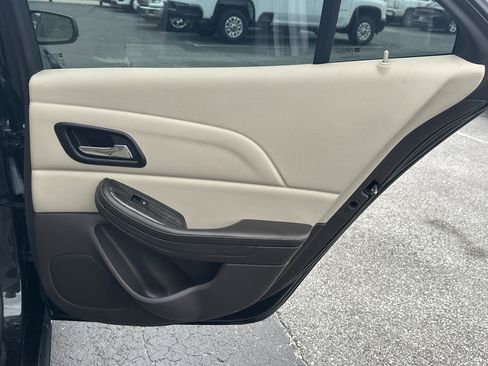 Used 2015 Chevrolet Malibu LT w/ Leather Package FWD image 17