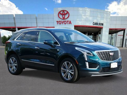 Used 2025 Cadillac XT5 Premium Luxury AWD/4WD image 2