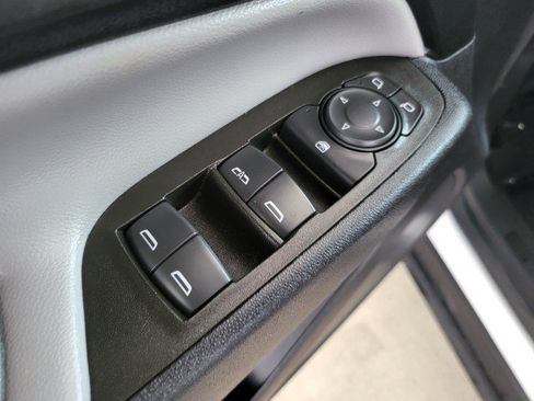 Used 2023 Chevrolet Equinox LS w/ LS Convenience Package image 26