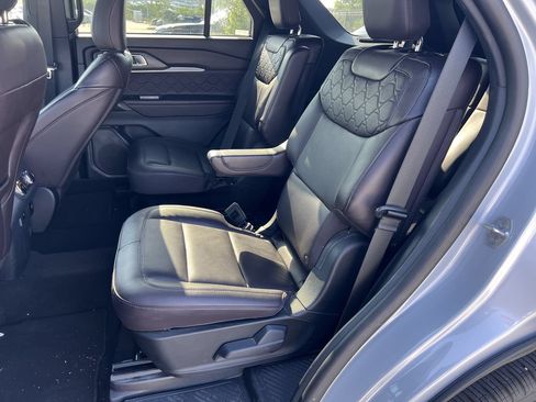 Used 2025 Ford Explorer Platinum w/ LUX Leather Package AWD/4WD image 11