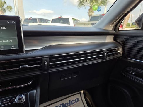 Used 2022 Lincoln Corsair FWD w/ Premium Package image 38