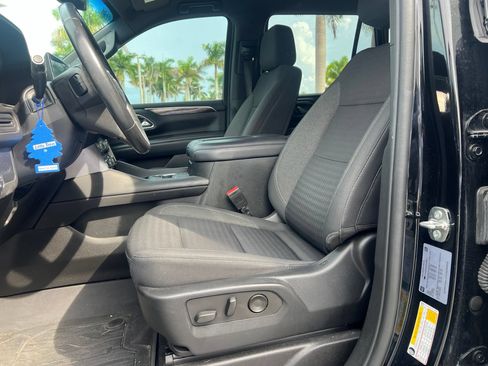 Used 2023 GMC Yukon SLE RWD image 9