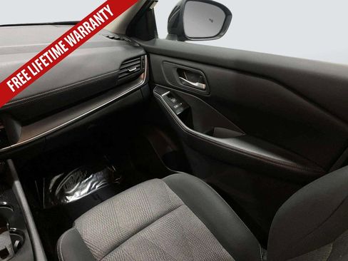 Used 2025 Nissan Rogue SV FWD image 22