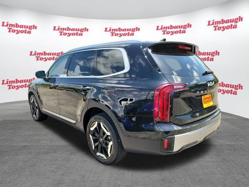 Used 2025 Kia Telluride S FWD image 28