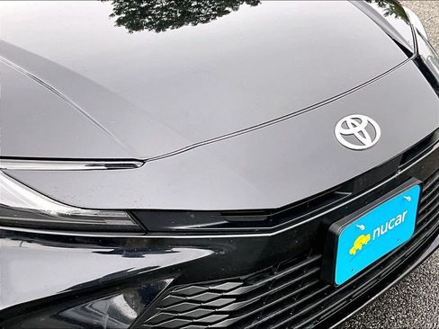 Used 2025 Toyota Camry LE FWD image 32