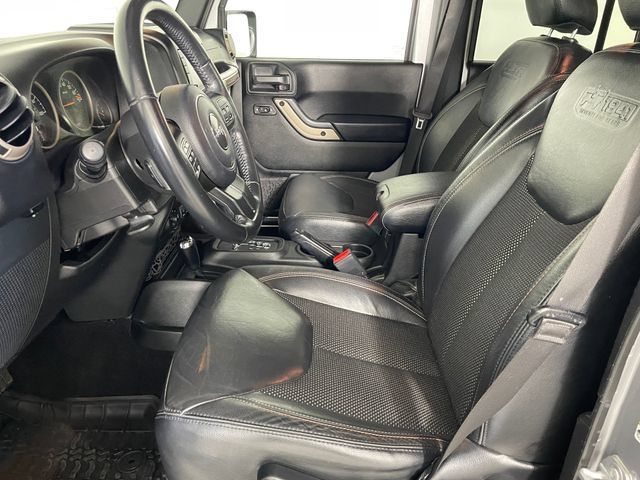 Used 2017 Jeep Wrangler Unlimited Sahara AWD/4WD image 2