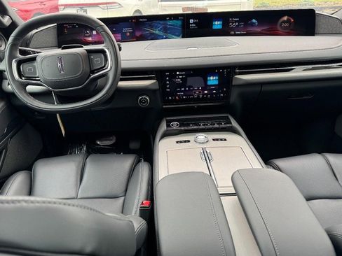 New 2025 Lincoln Navigator Reserve w/ Jet Appearance Package image 9