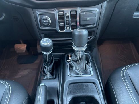 Used 2022 Jeep Gladiator Overland w/ Popular Equipment Package image 23