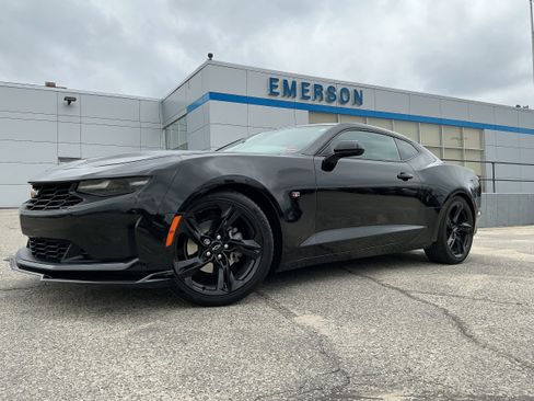 Certified 2022 Chevrolet Camaro LT w/ Technology Package RWD image 1