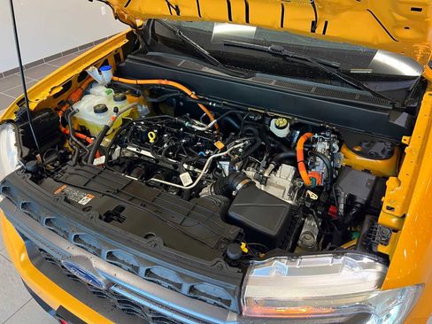 Used 2023 Ford Maverick XLT w/ XLT Luxury Package image 9