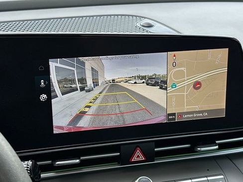 Used 2024 Hyundai Elantra SEL image 21