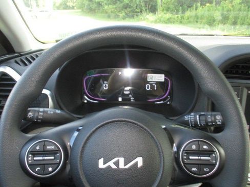 New 2025 Kia Soul LX w/ LX Technology Package image 17
