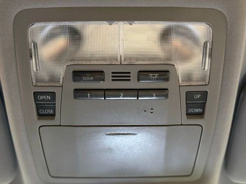 Used 2017 Toyota Highlander XLE image 35