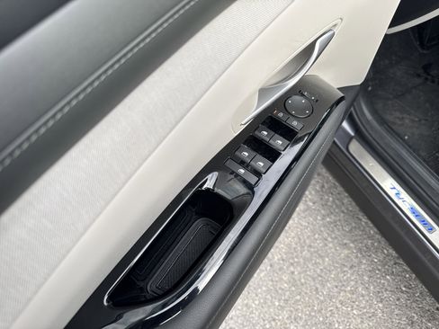 Used 2025 Hyundai Tucson Limited image 17