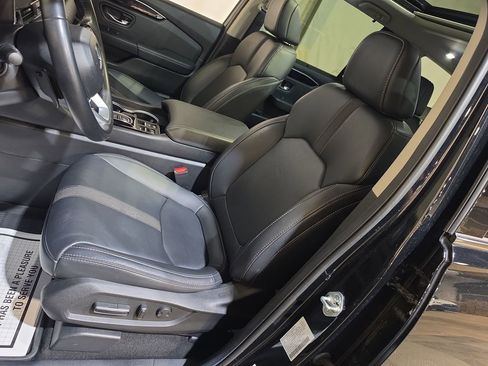 Used 2024 Honda Pilot Touring image 13