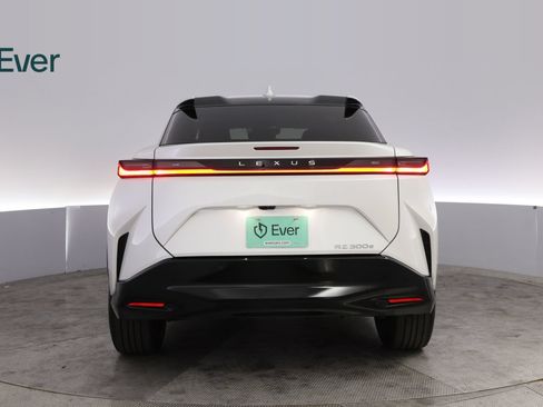 Used 2024 Lexus RZ 300e Premium FWD image 15
