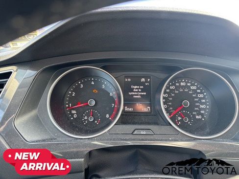 Used 2018 Volkswagen Tiguan SE w/ Panoramic Sunroof Package image 18