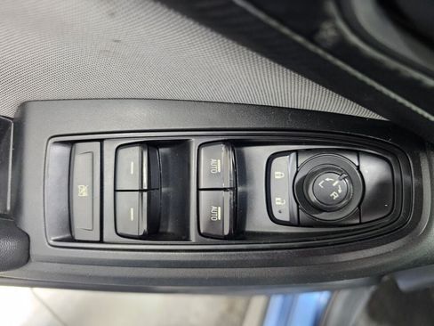 Used 2020 Subaru Crosstrek 2.0i AWD/4WD image 24