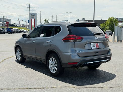 Used 2020 Nissan Rogue SV FWD image 3