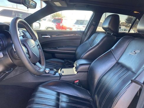Used 2023 Chrysler 300 S image 10