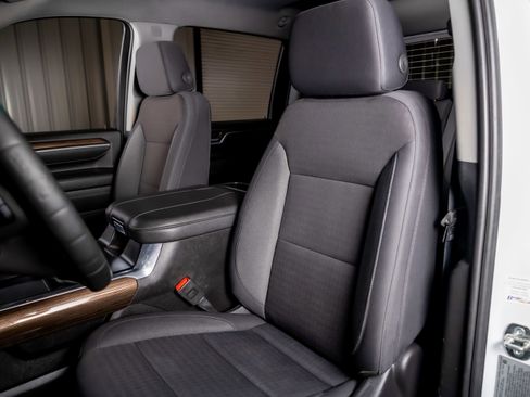 Used 2025 Chevrolet Silverado 3500 LT image 4