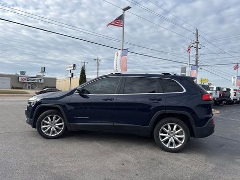 Used 2015 Jeep Cherokee Limited w/ Luxury Group image 13