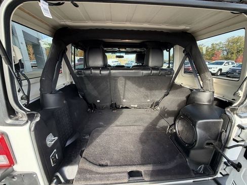 Used 2014 Jeep Wrangler Freedom Edition image 15