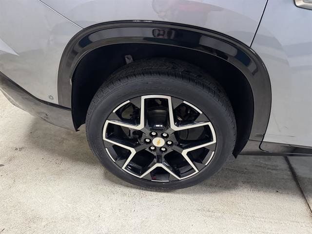 Certified 2026 Chevrolet Traverse High Country w/ LPO, Floor Liner Package AWD/4WD image 8