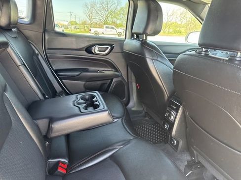 Used 2025 Jeep Compass Trailhawk AWD/4WD image 18