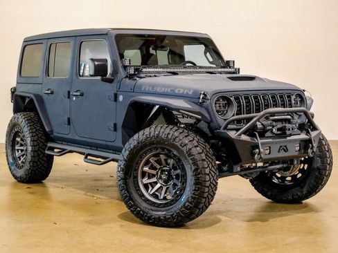 Used 2024 Jeep Wrangler Unlimited Rubicon w/ Technology Group image 9