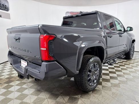 Used 2025 Toyota Tacoma SR5 image 3