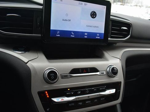 Used 2023 Ford Explorer XLT w/ Equipment Group 202A image 15