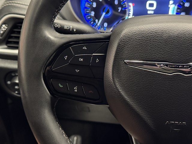Used 2022 Chrysler Pacifica Touring AWD/4WD image 27